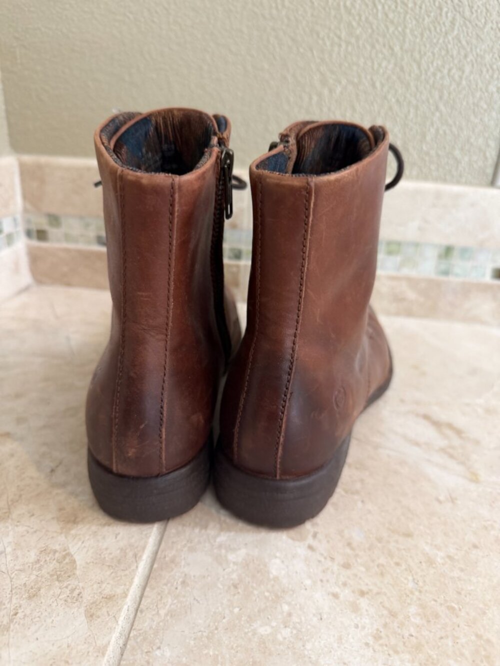 BORN Betsy Lace Up Combat Boots Distressed Brown Size 8.5 - Picture 9 of 13